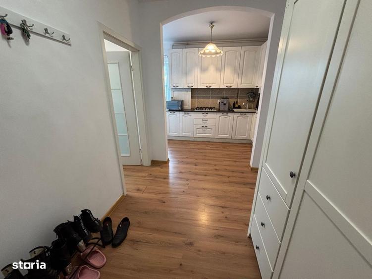 Apartament cu 3 camere decomandat în Europa