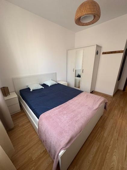Apartament cu 2 camere decomandat, mobilat în Central