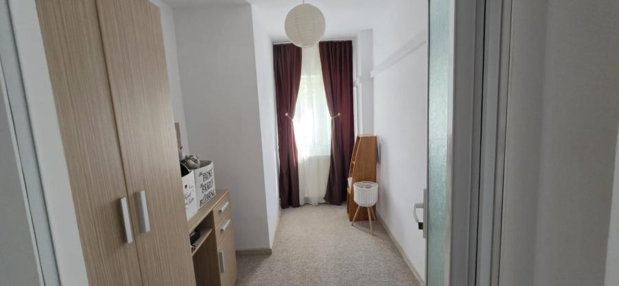 Apartament cu 2 camere decomandat, mobilat în C5