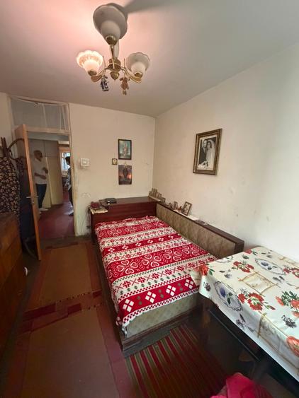 Apartament cu 3 camere decomandat în Văcăresti