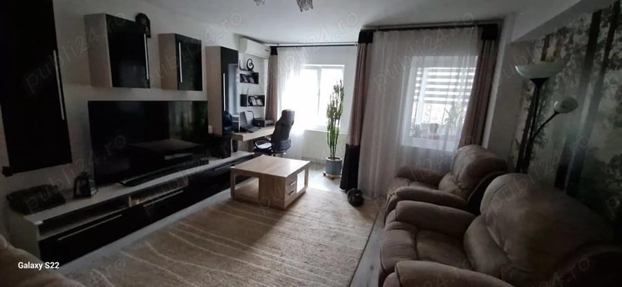 Apartament cu 3 camere decomandat, mobilat în Central