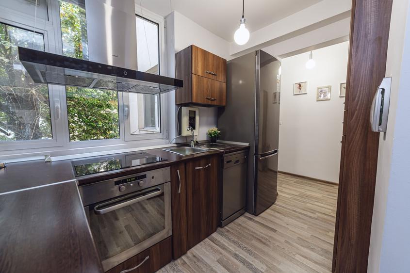 Apartament cu 2 camere decomandat, mobilat în Domenii
