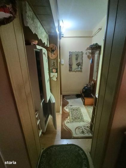 Apartament cu 2 camere semidecomandat în Craiovei