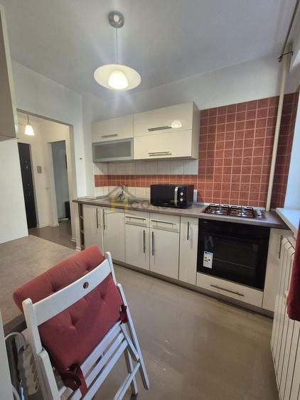 Apartament cu 2 camere semidecomandat, mobilat în Dristor