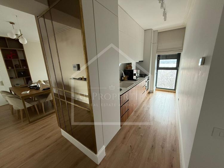 Apartament cu 3 camere semidecomandat, mobilat în Sisești