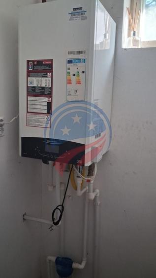 Casă individuală cu 7 camere cu Canalizare în Ultracentral