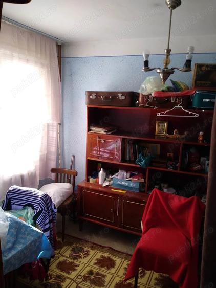 Apartament cu 3 camere semidecomandat în Mărăcineanu