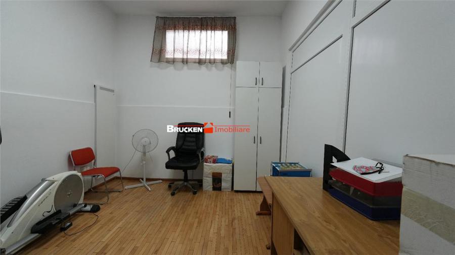 Spațiu comercial, de 232 mp, în Central