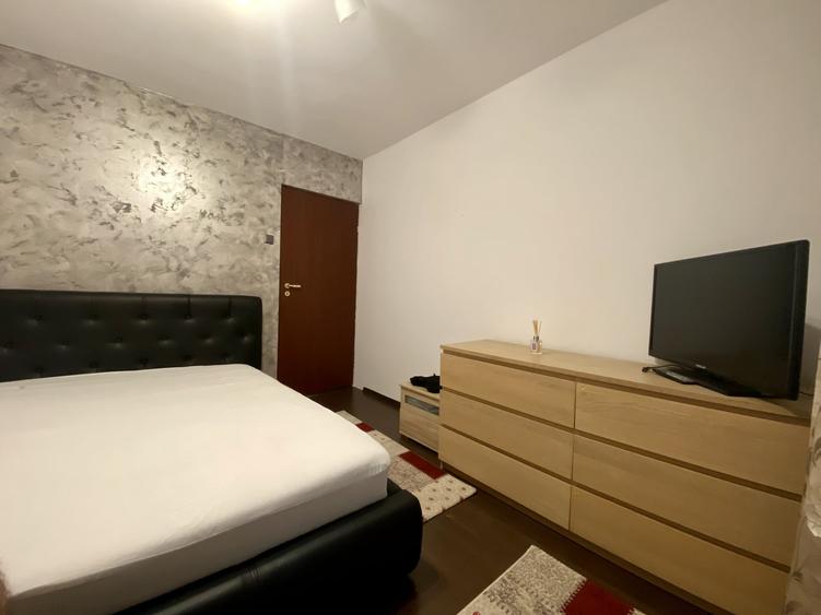 Apartament cu 4 camere semidecomandat, mobilat în Drumul Taberei