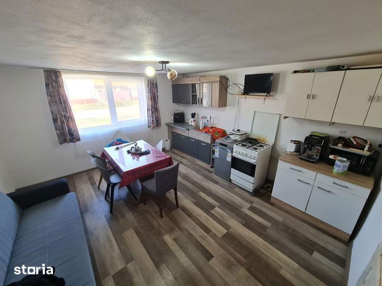 Casa de Vanzare in Rapsig, Renovata! 64km de Jud. Arad, Pe Principala! - 2