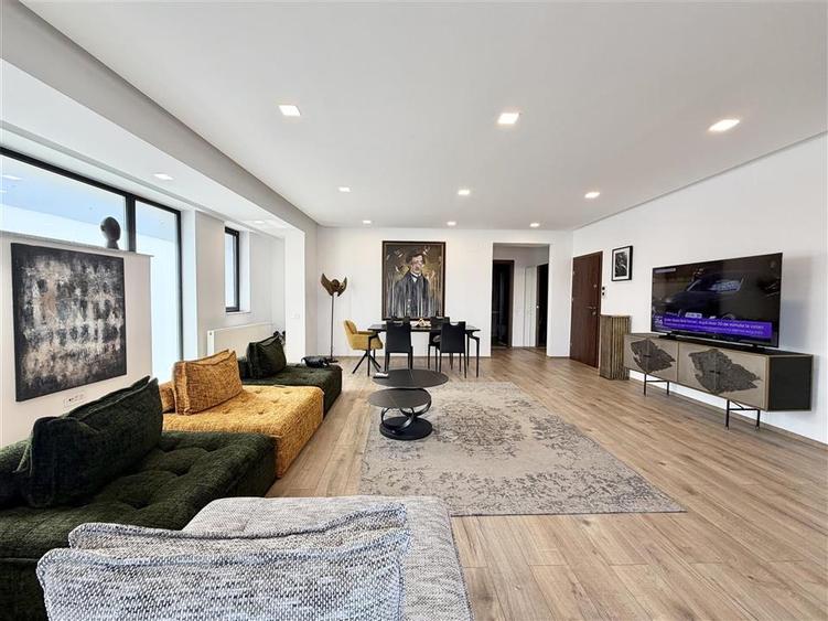 Apartament cu 3 camere decomandat, mobilat în Herăstrău