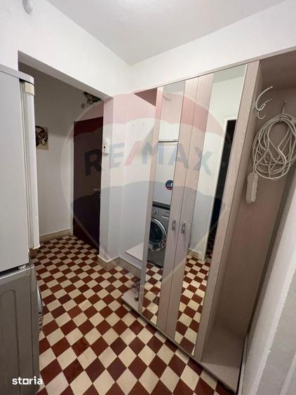Apartament cu 2 camere, mobilat în Romanilor