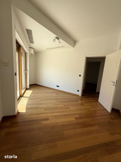 Apartament cu 5 camere în Primăverii