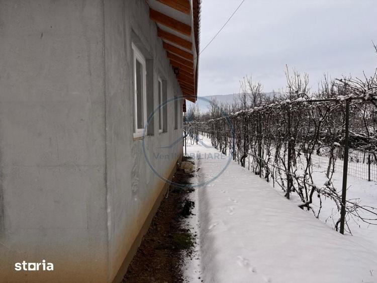 Casă cu 4 camere cu Teren 1800 Mp în Șieu