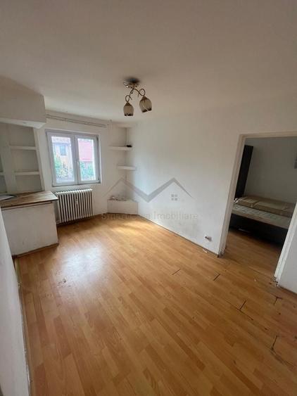 Apartament cu 2 camere nedecomandat în Podu Roș