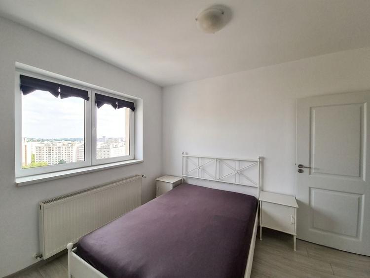 Apartament cu 3 camere decomandat în Titan