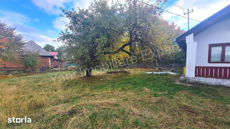 Casă cu 2 camere cu Teren 1589 Mp în Domnești