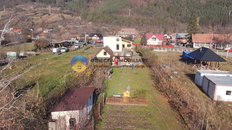 Casă cu 4 camere cu Teren 1824 Mp în Pângărați