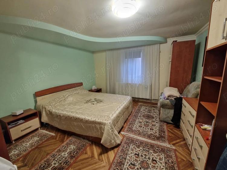 Casă cu 4 camere în Central