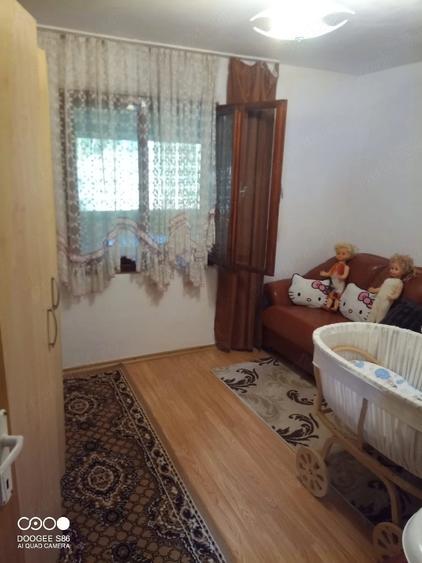 Casă cu 2 camere cu Teren 2400 Mp în Brănișca