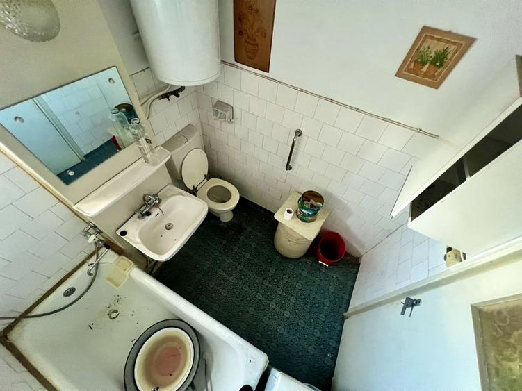 Apartament cu 3 camere decomandat în Griviței