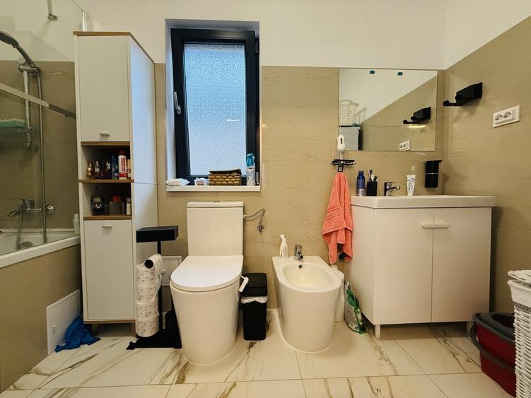 Duplex cu 3 camere cu Canalizare în Sânmihaiu Român