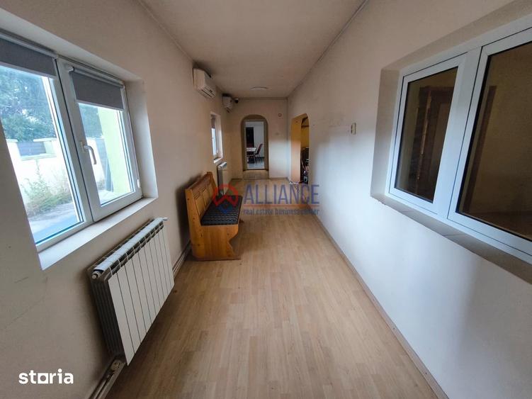 Casă cu 5 camere semidecomandat cu Teren 295 Mp în ICIL