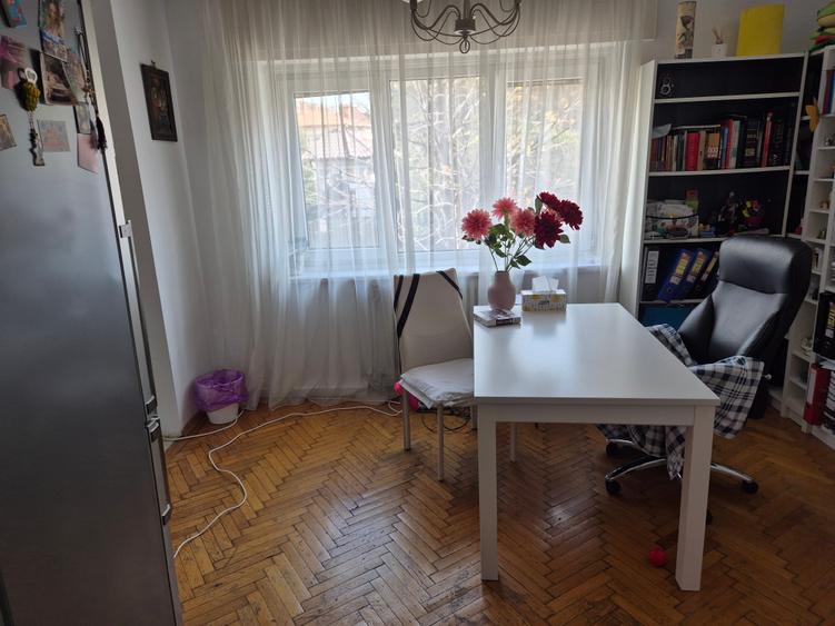 Apartament cu 2 camere semidecomandat, mobilat în Cișmigiu