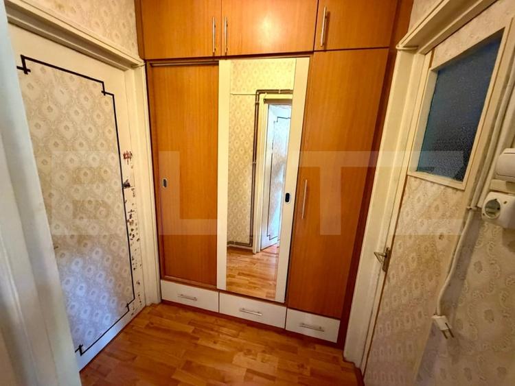 Apartament cu 2 camere semidecomandat, mobilat în Rovine