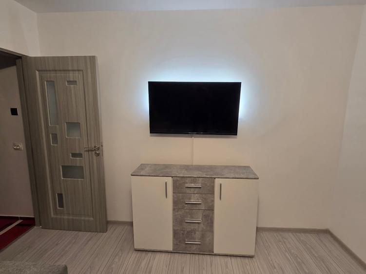 Apartament cu 3 camere semidecomandat, mobilat în Șagului