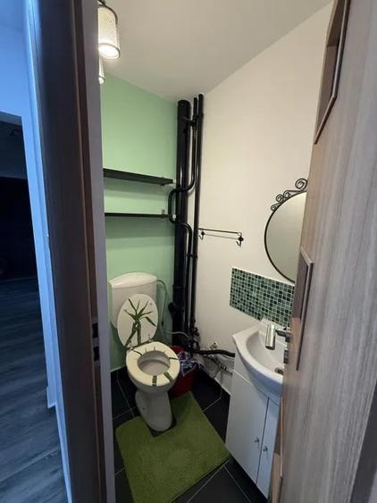 Apartament cu 3 camere decomandat, mobilat în Nicolina