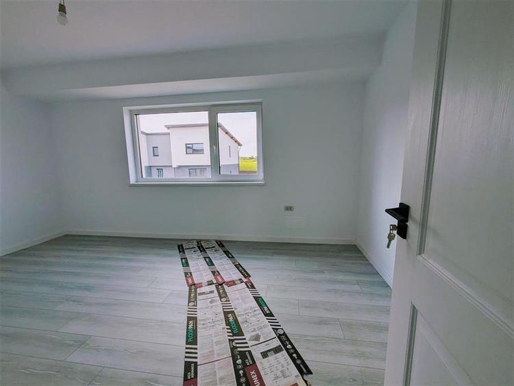 Casă individuală cu 5 camere cu Teren 200 Mp în Valea Lupului