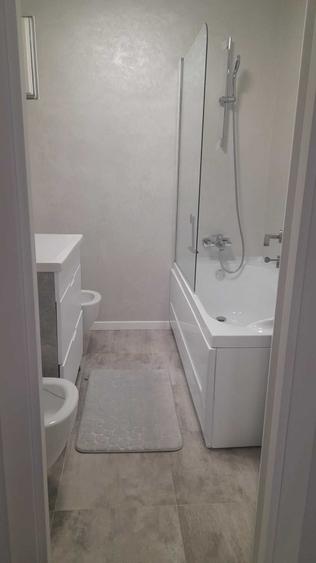Apartament cu 3 camere decomandat în Răcădău