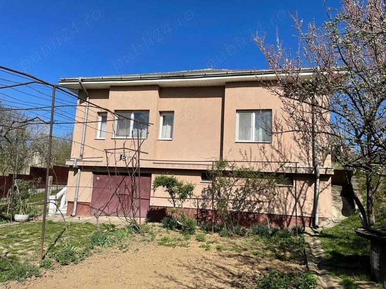Casă cu 3 camere cu Teren 800 Mp în Hălăucești