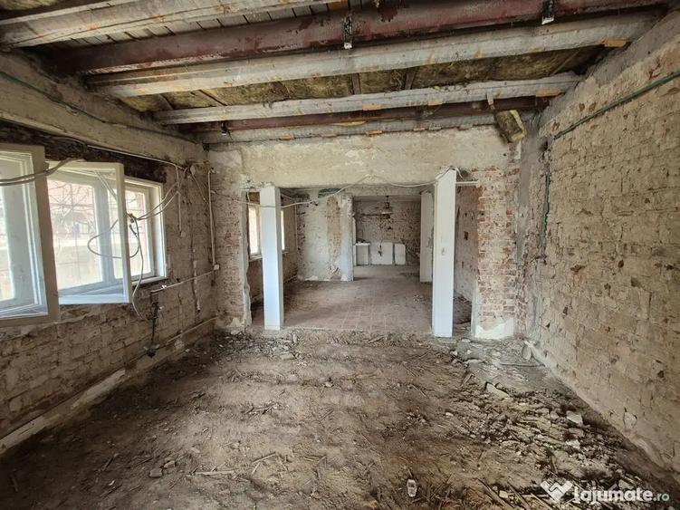 Casă cu 7 camere cu Teren 176 Mp în Baicului