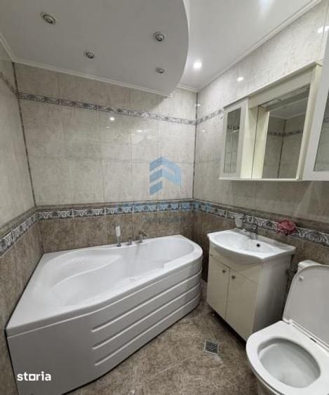 Apartament cu 3 camere decomandat în Centrul Civic