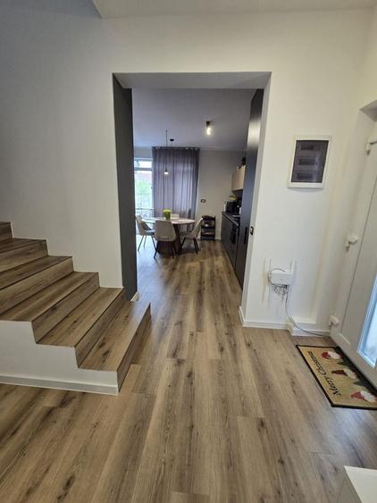 Duplex cu 4 camere cu Canalizare în Moșnița Nouă