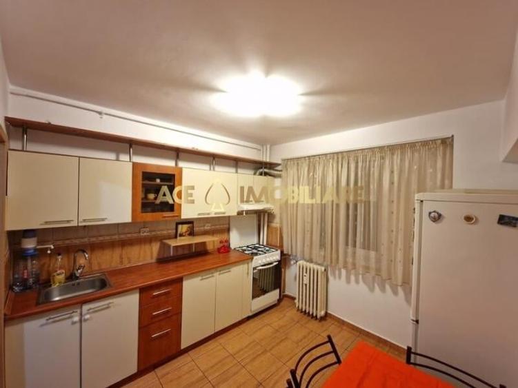 Apartament cu 2 camere decomandat, mobilat în Sălăjan