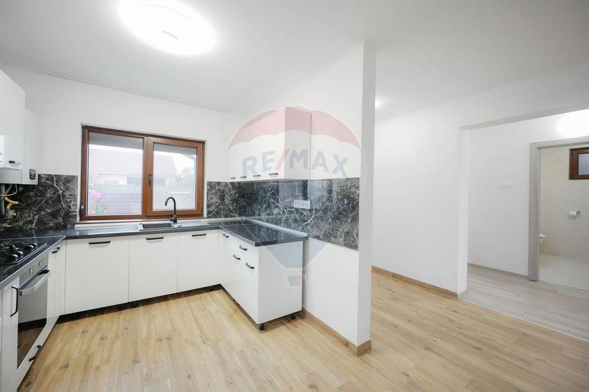Casă individuală cu 3 camere cu Teren 500 Mp în Biharia