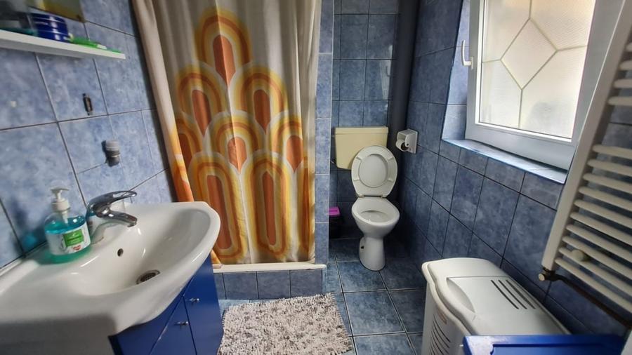 Casă cu 5 camere cu Teren 450 Mp în Trei Stejari