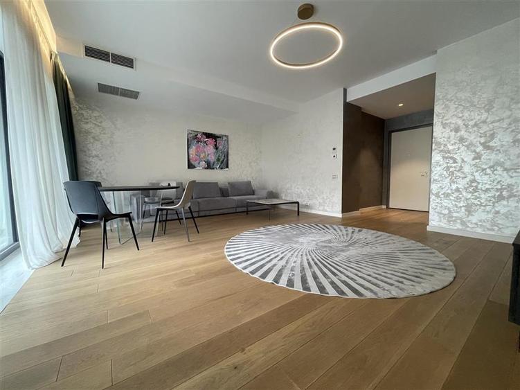Apartament cu 4 camere decomandat, mobilat în Herăstrău