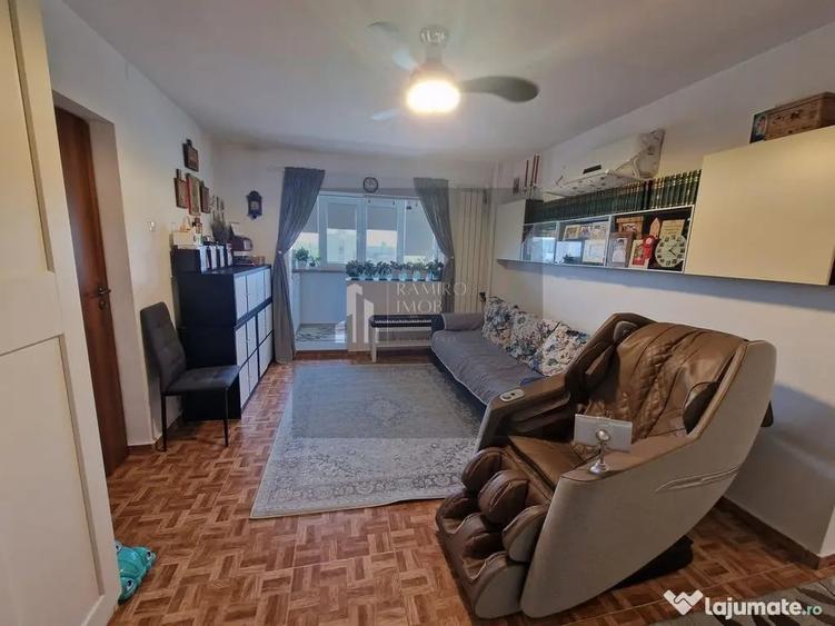 Apartament cu 4 camere semidecomandat în Central