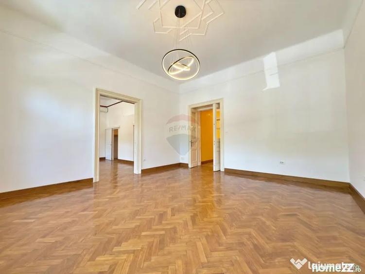 Spațiu comercial, de 100 mp, în Central