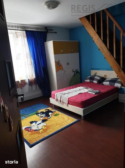 Casă cu 8 camere cu Teren 400 Mp în Central