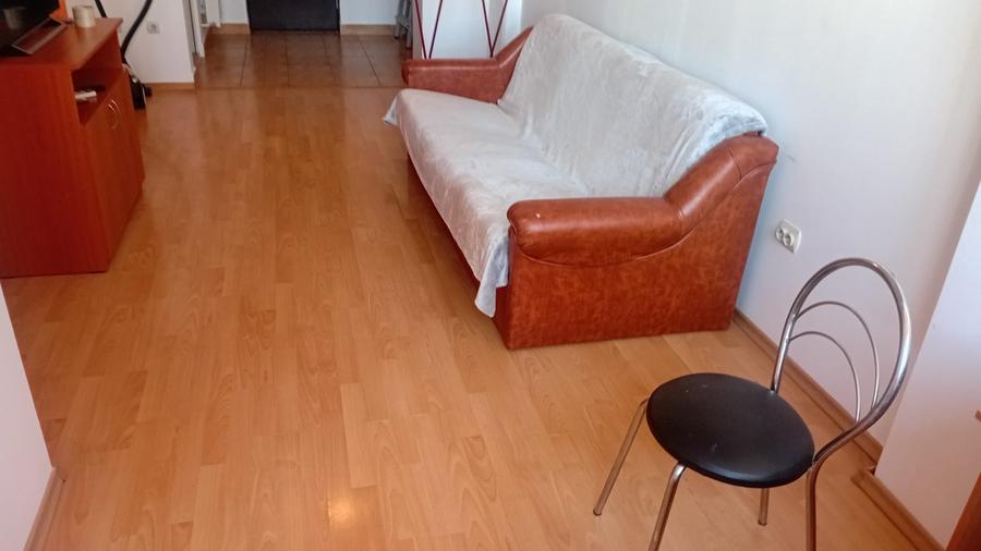 Apartament cu 2 camere semidecomandat, mobilat în UTA