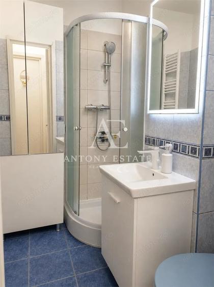 Apartament cu 3 camere semidecomandat în Central