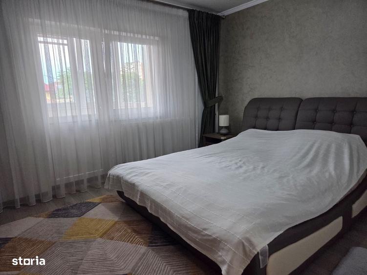 Apartament cu 3 camere în 1 Mai