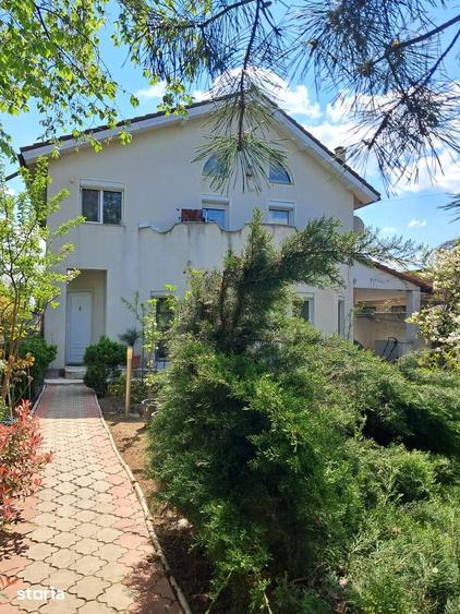 Casă cu 5 camere cu Teren 500 Mp în Roșu