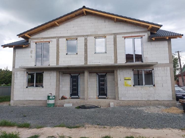 Casă cu 4 camere în Vladimirescu