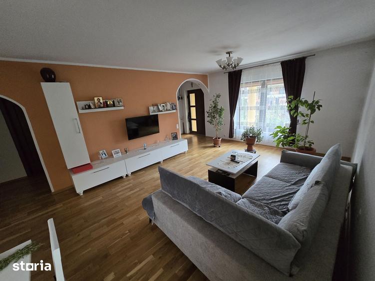 Casă cu 3 camere cu Teren 418 Mp în Central